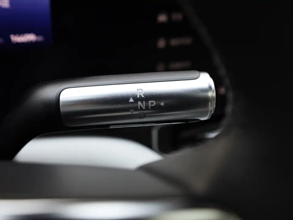 AITO Ask the world M9