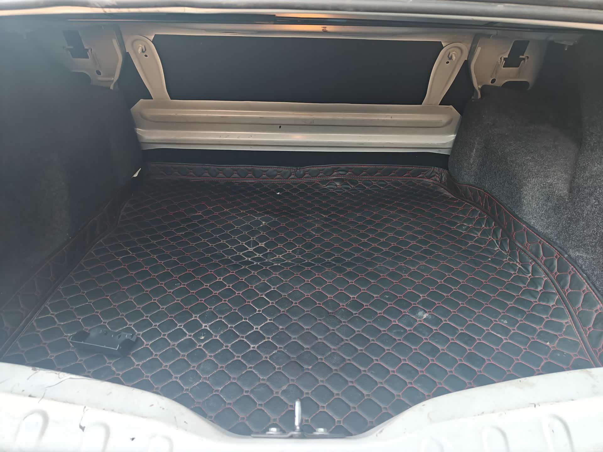 Peugeot 301, 2016 14