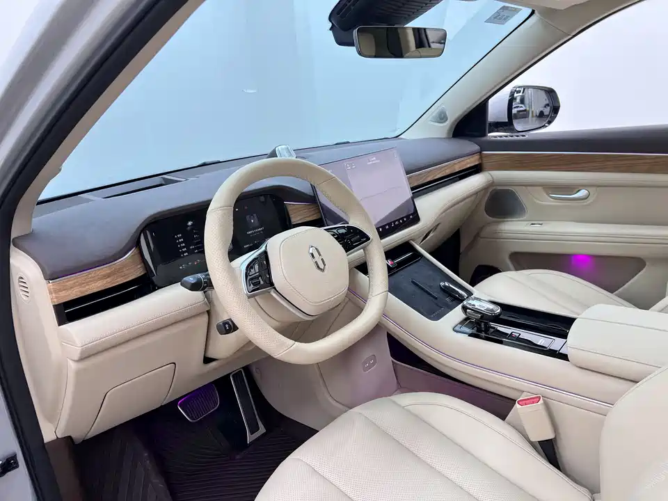 AITO Ask the world M7