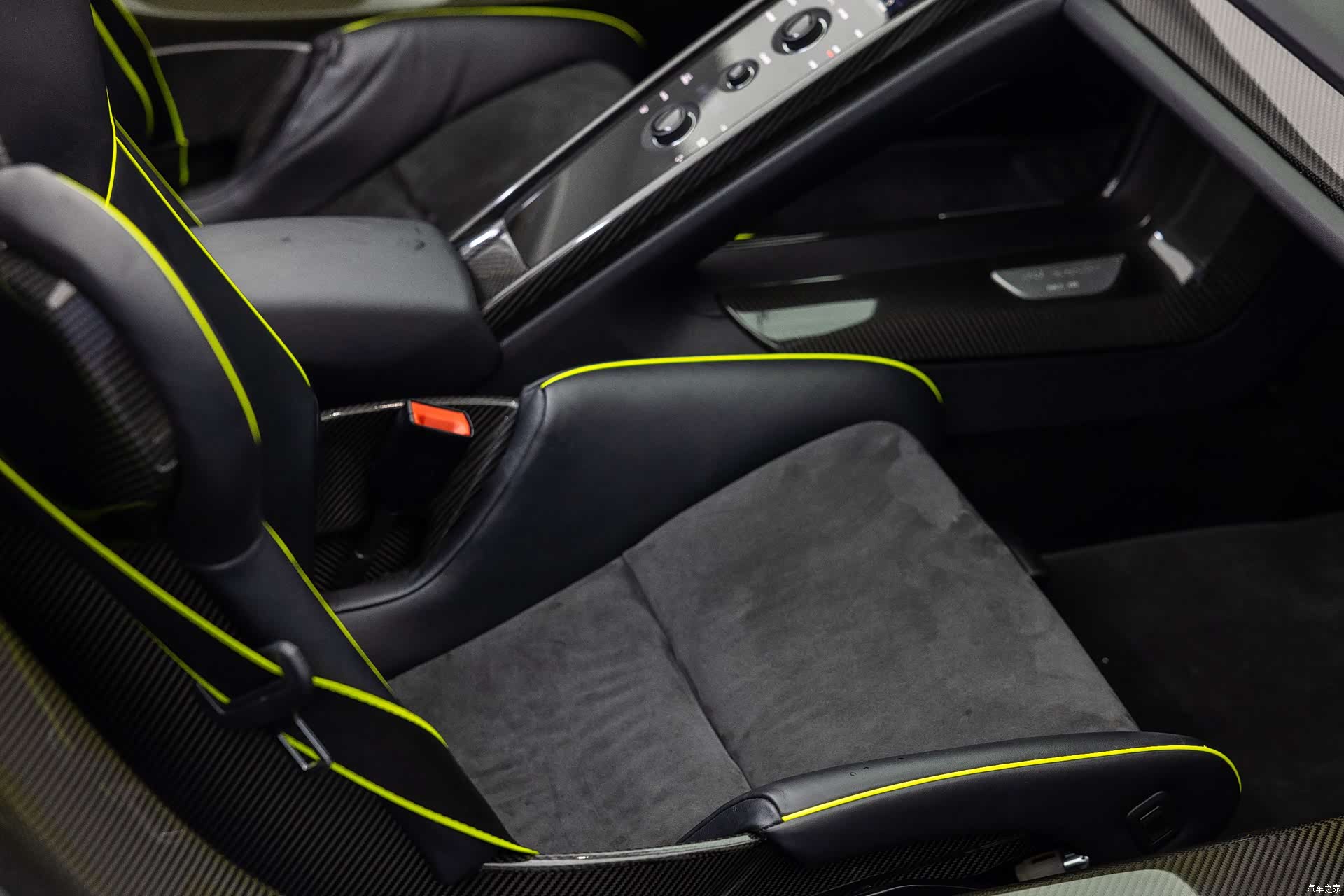 Porsche 918, 2015 12