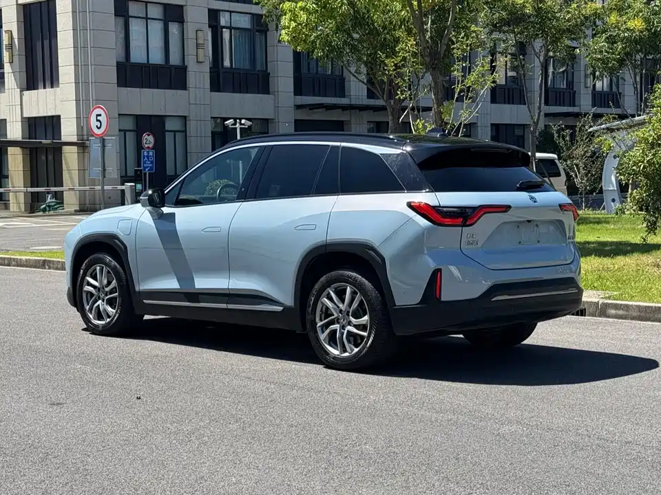 NIO ES6