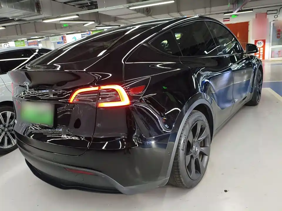 Tesla Model Y Tesla Model Y