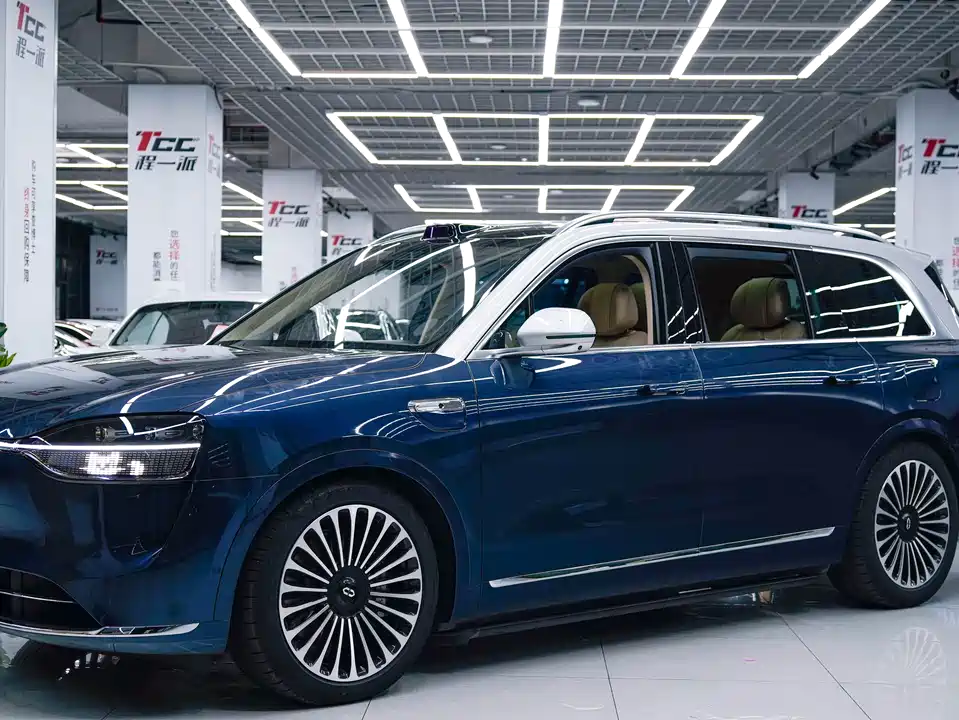 AITO Ask the world M9