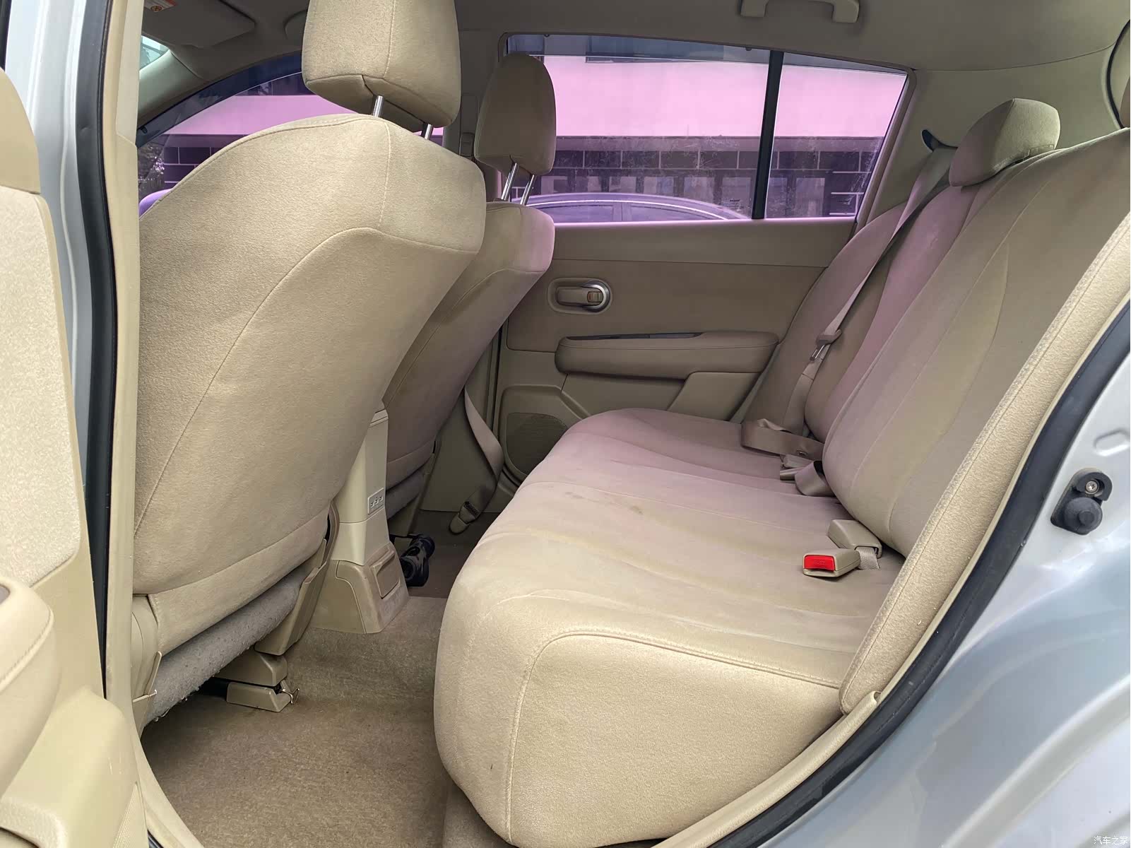Nissan Tiida, 2011 11