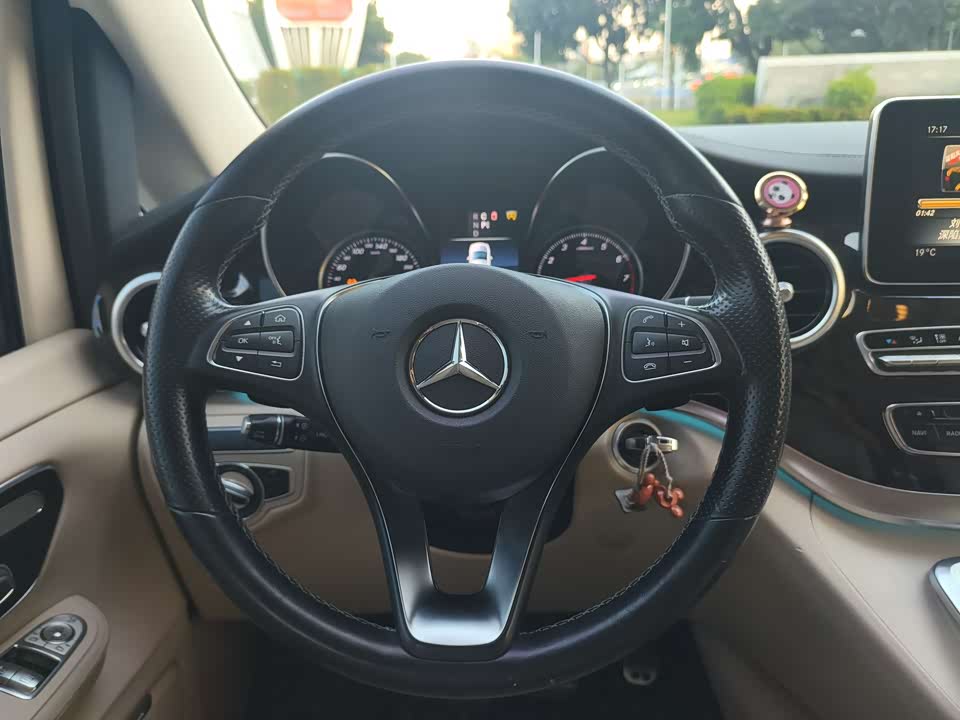 Mercedes-Benz V-class