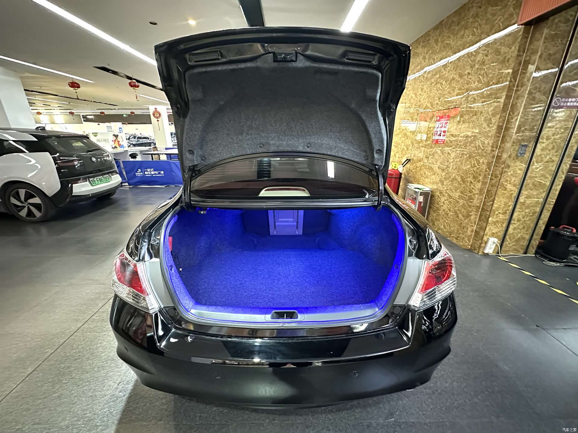 Honda Accord, 2011 8