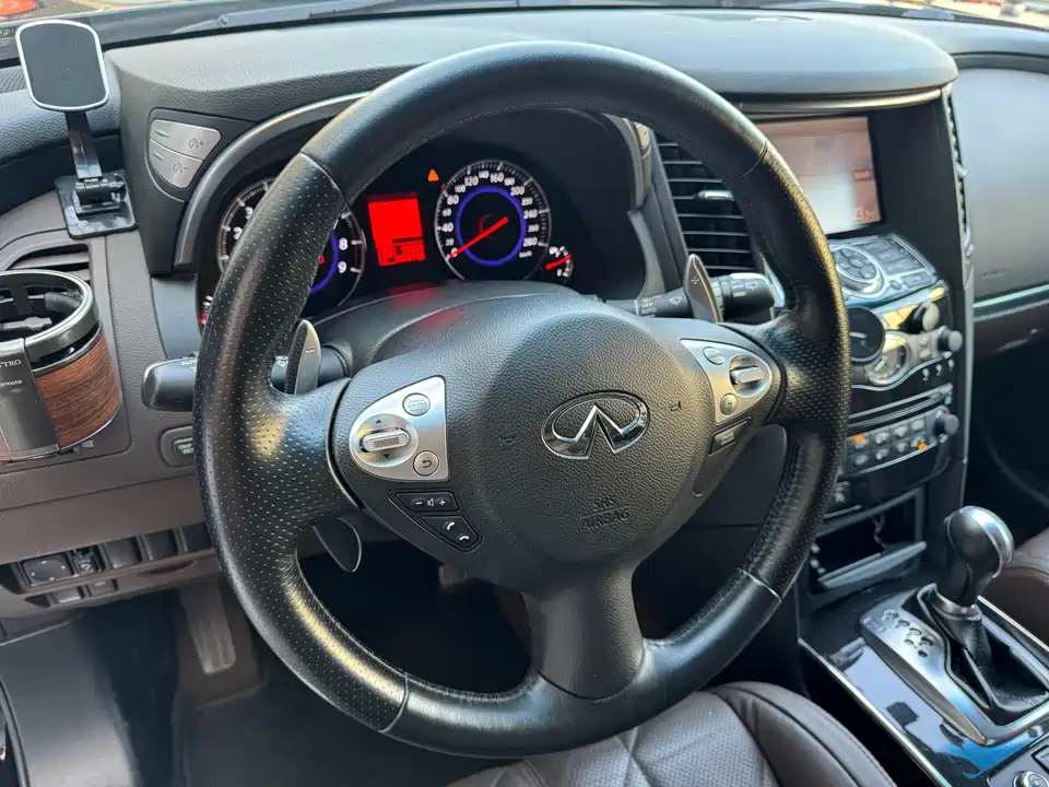 Infiniti FX