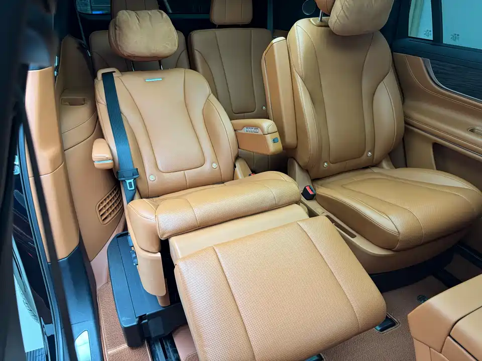 AITO Ask the world M9