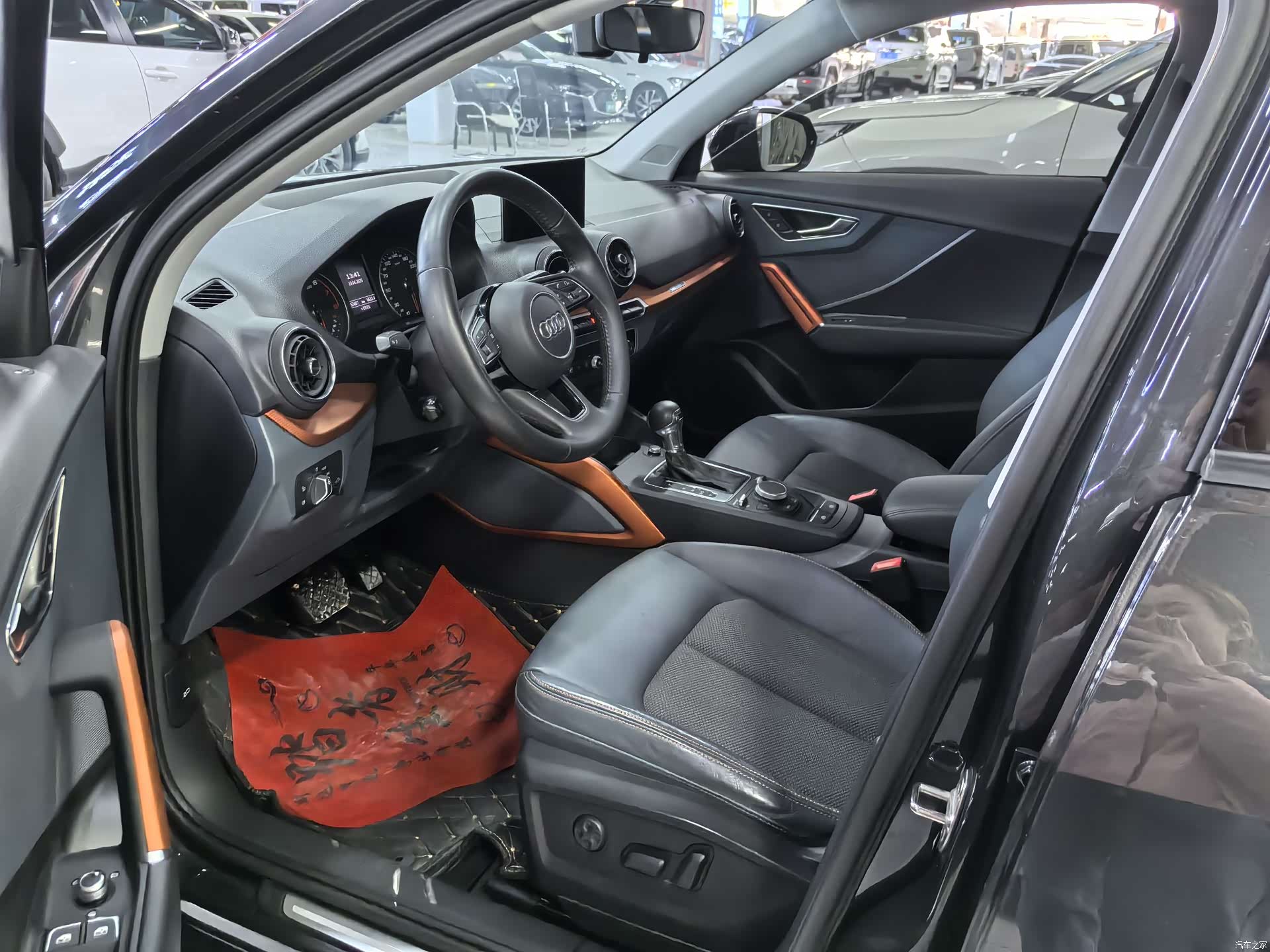 Audi Q2L, 2019 6