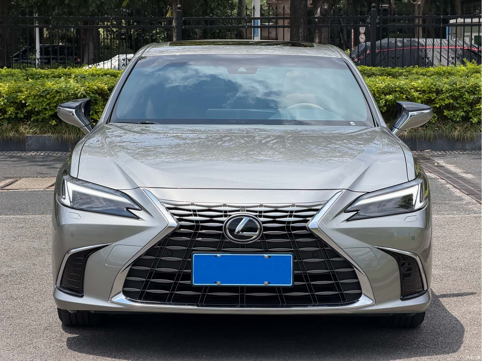 Lexus ES, 2025 2