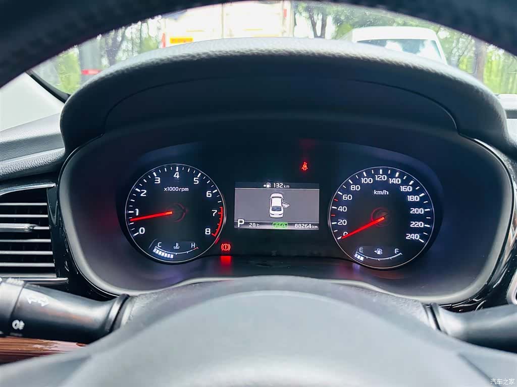 Kia DLX, 2017 10