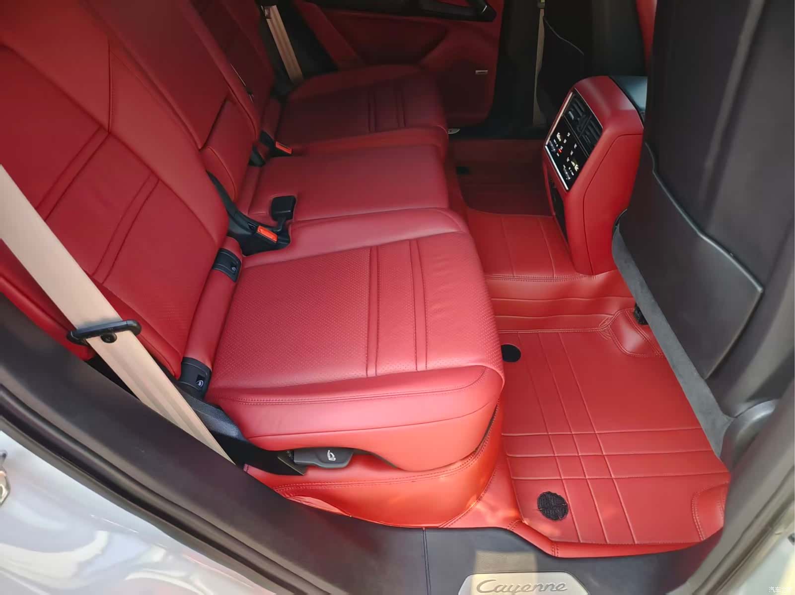 Porsche Cayenne, 2023 12