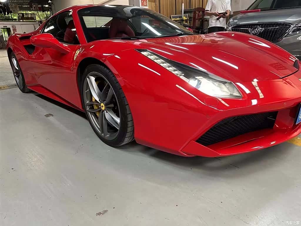 Ferrari 488, 2018 4