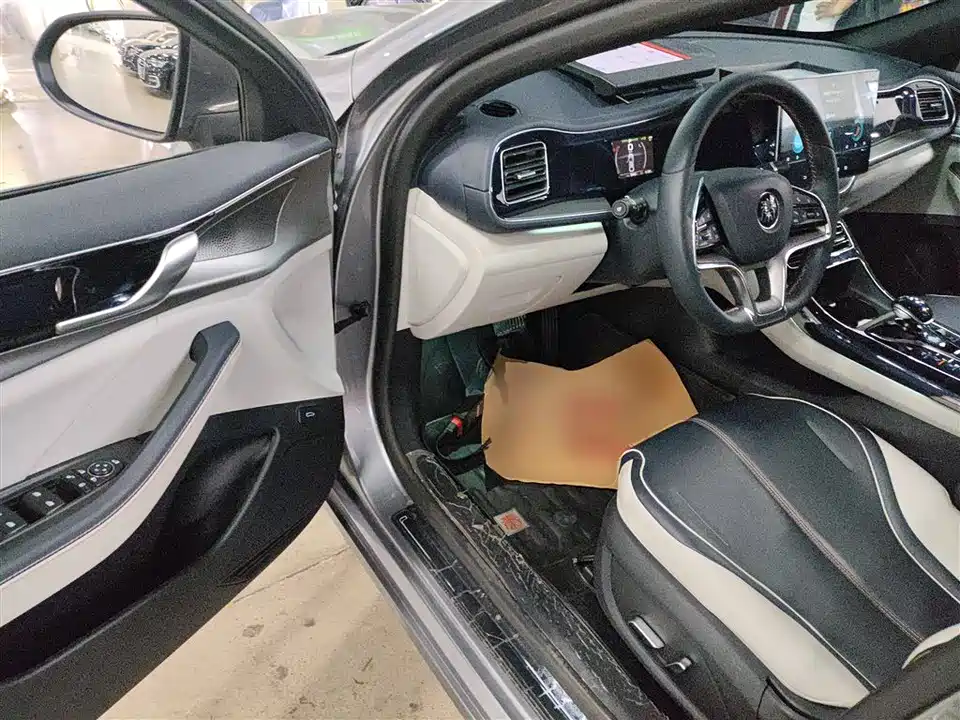 BYD Qin Yuan BYD Qin Yuan