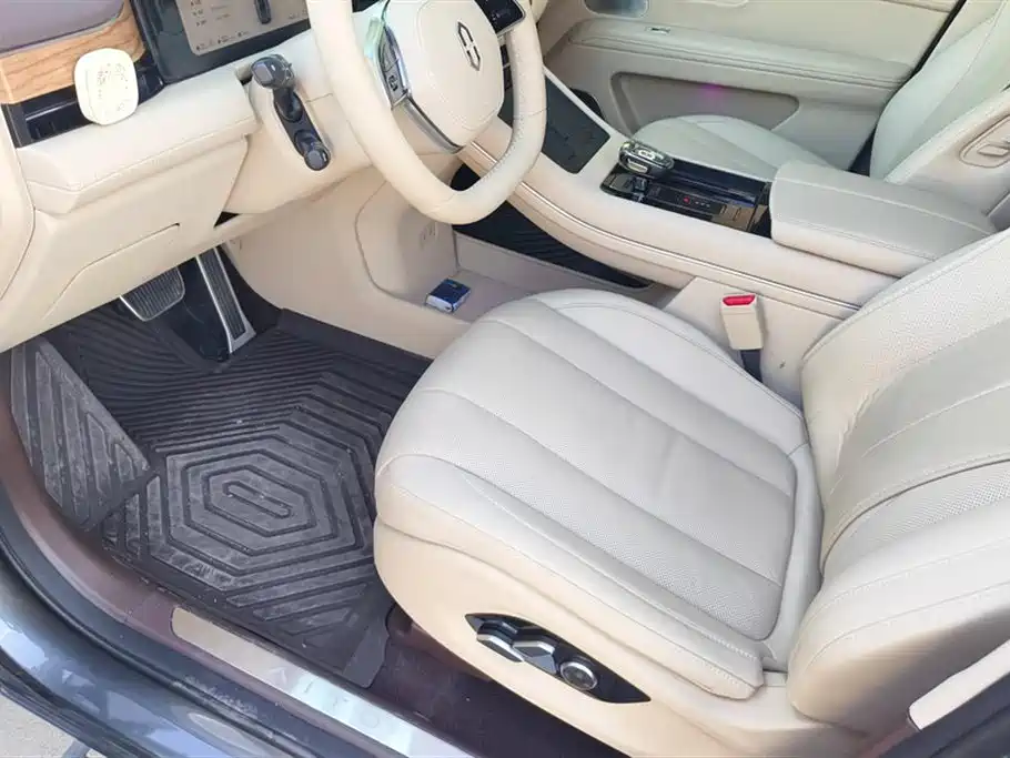 AITO Ask the world M7