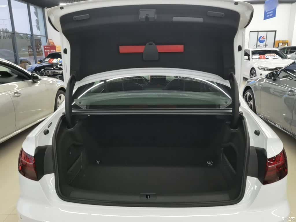 Audi A4L, 2026 19