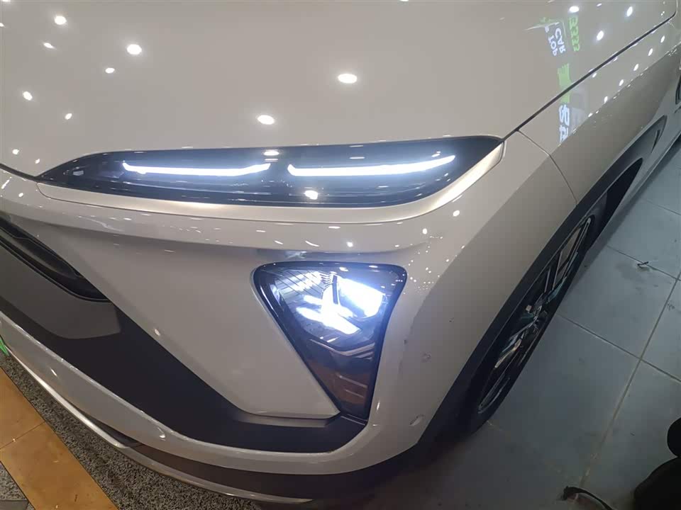 NIO ES6