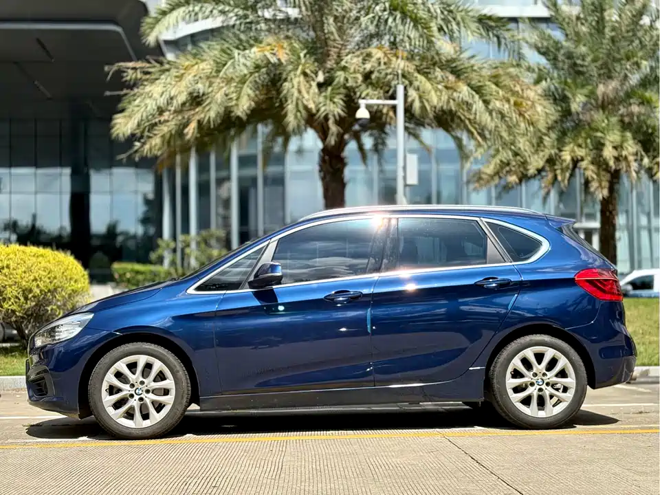 BMW 2 series station wagon