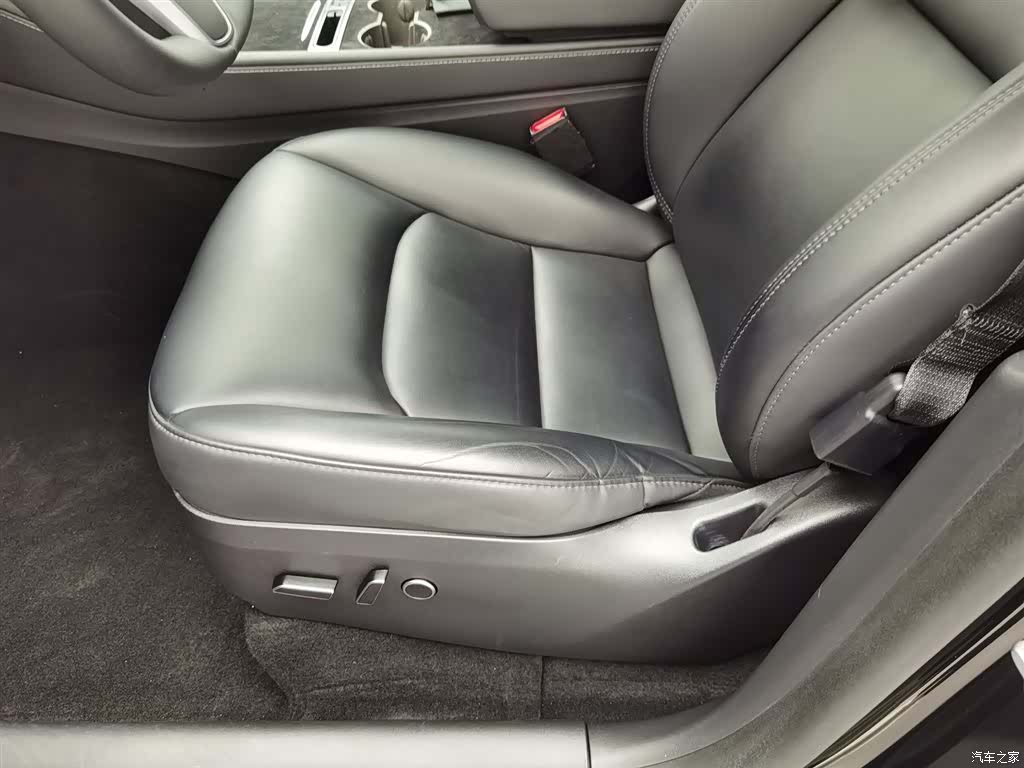 Tesla Model Y, 2023 20