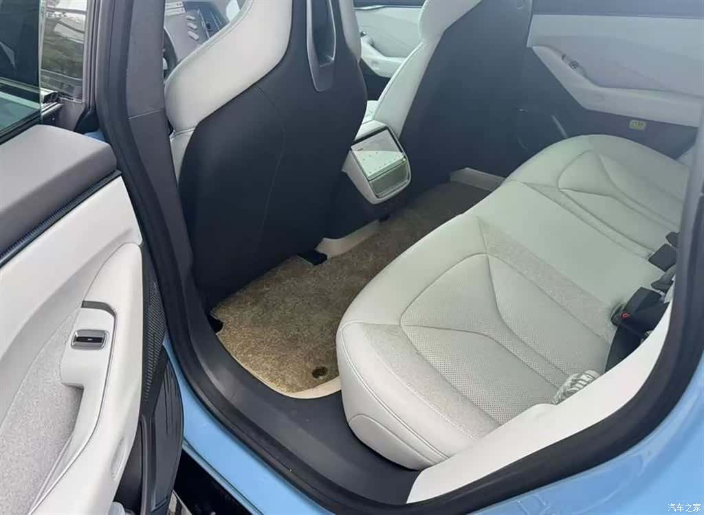Xpeng P7, 2025 8