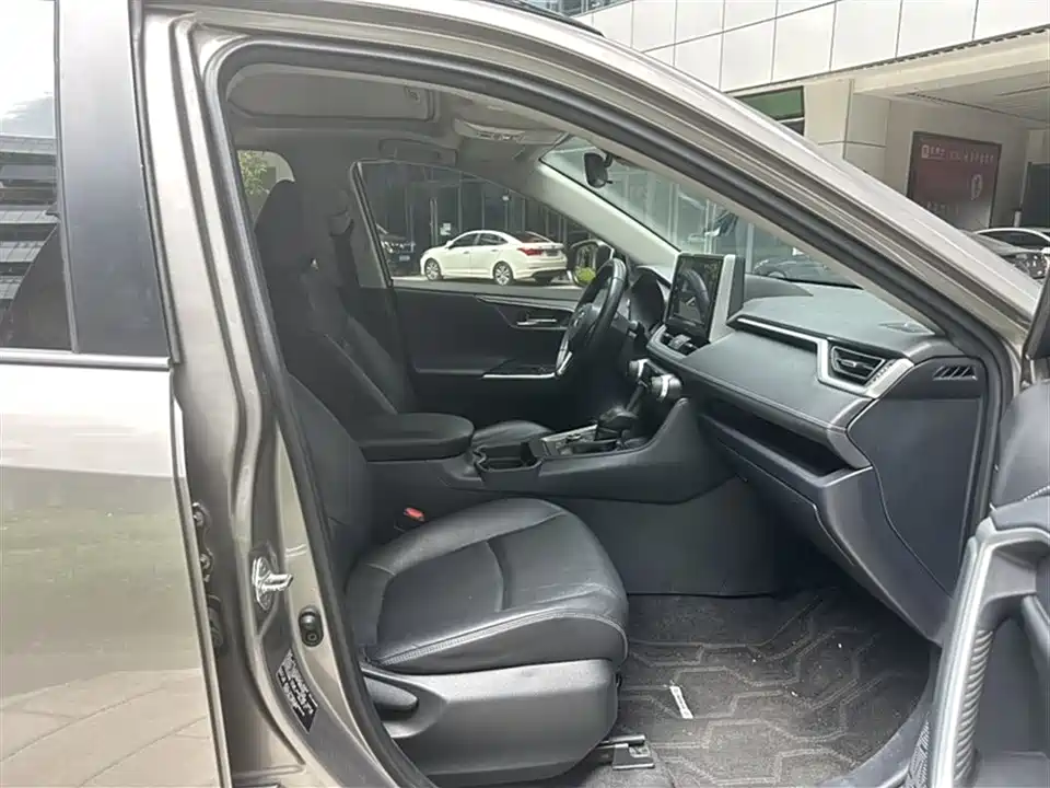 Toyota RAV4 Rongfang