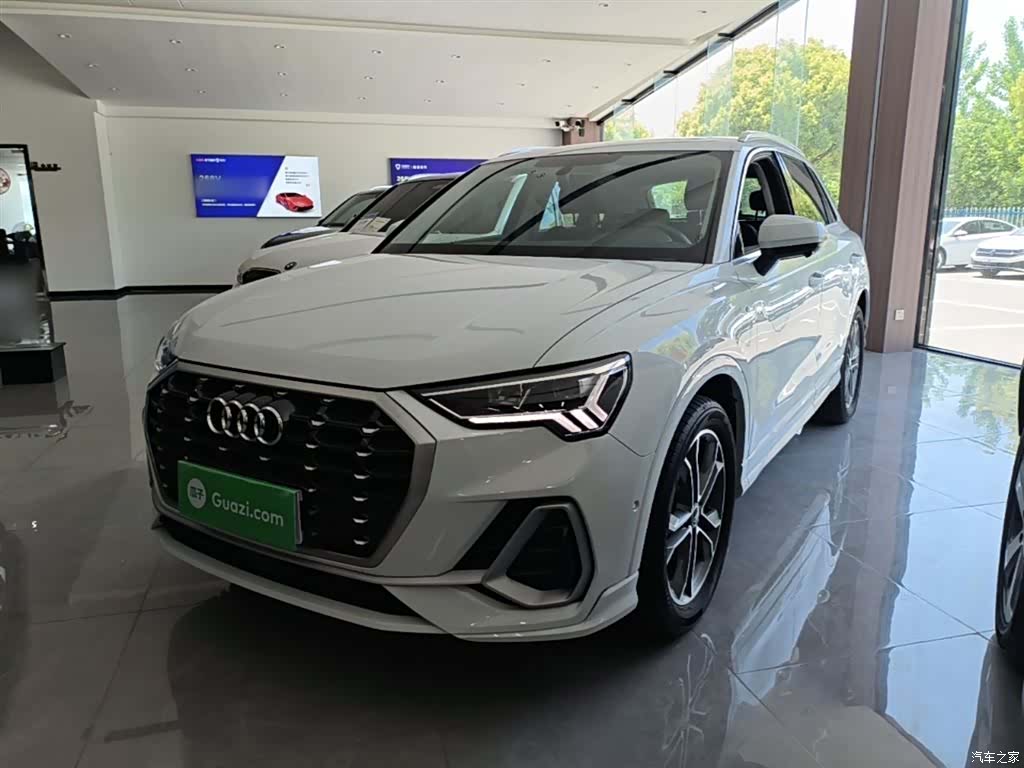 Audi Q3, 2023 2