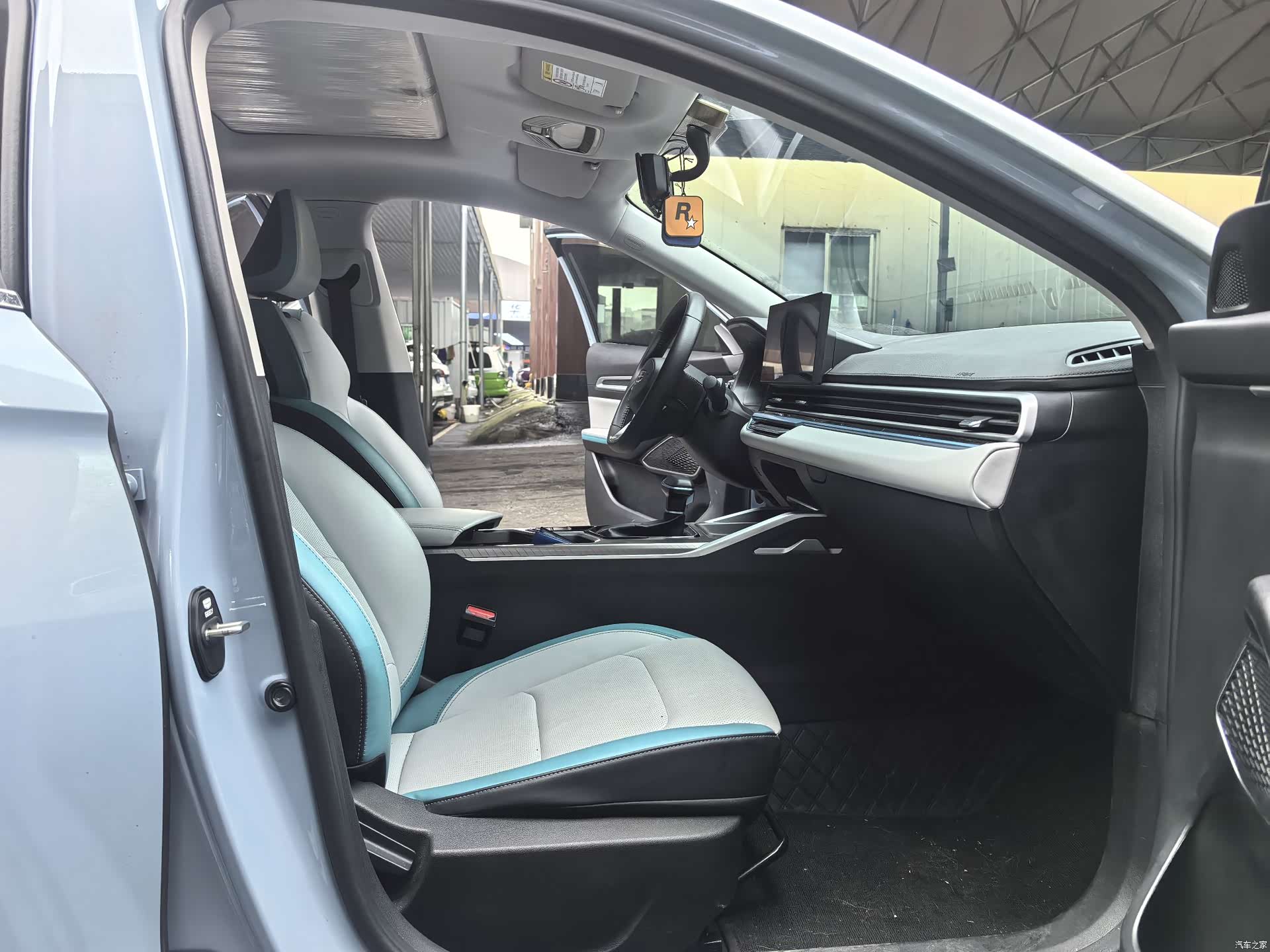 Geely Emgrand, 2023 11