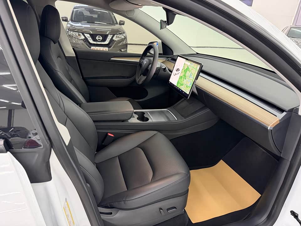 Tesla Model Y Tesla Model Y