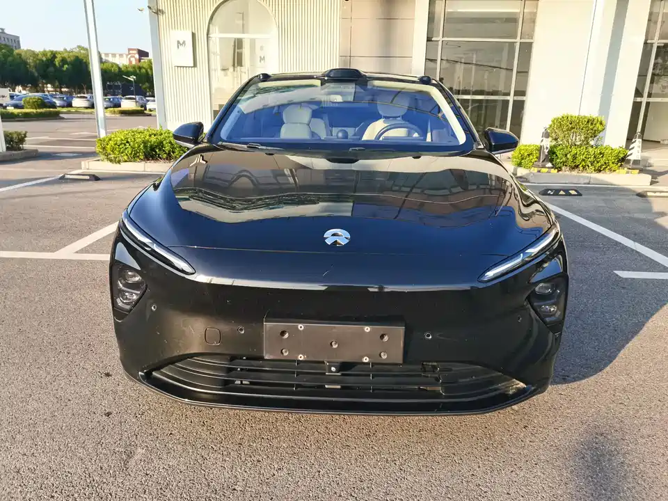 NIO ET7
