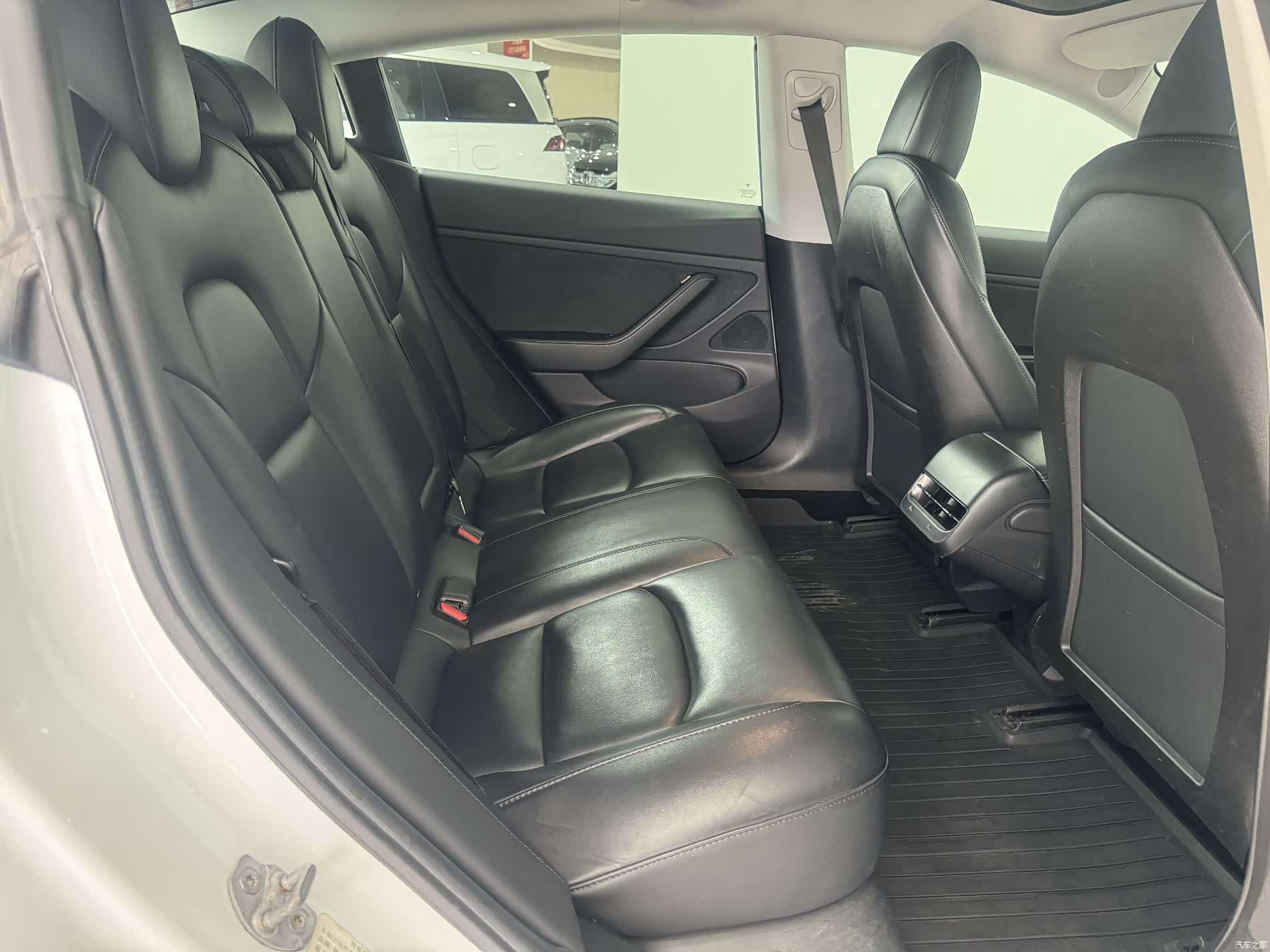 Tesla Model 3, 2019 6