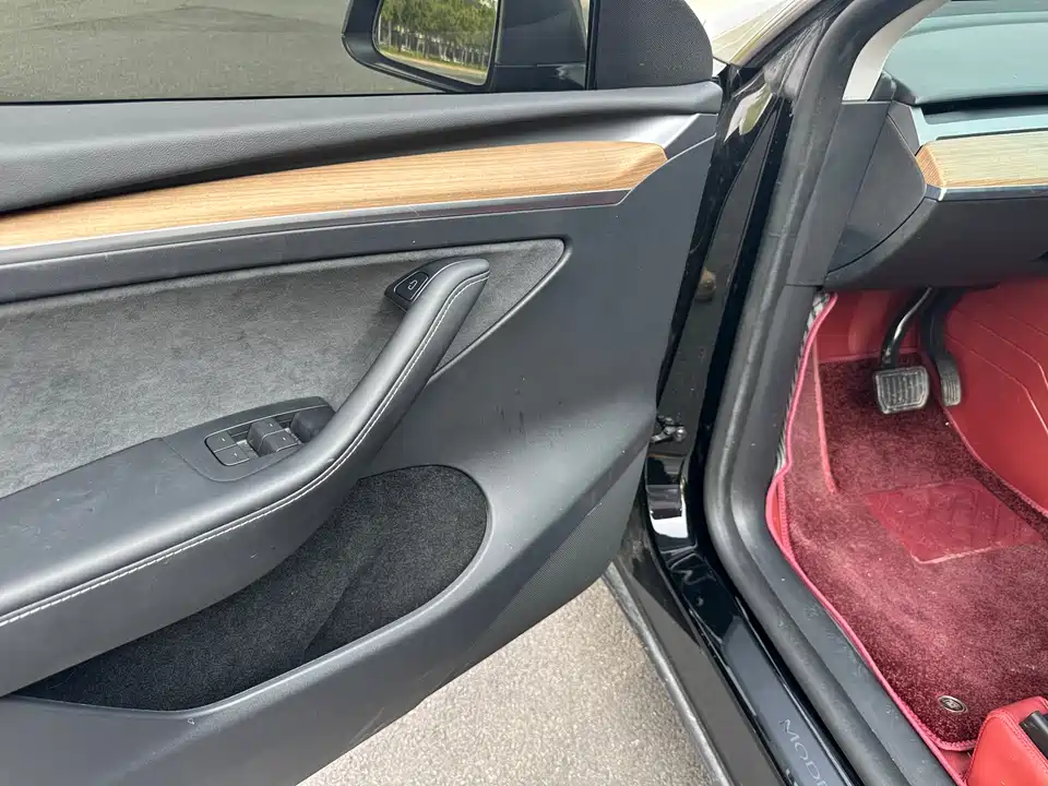 Tesla Model Y Tesla Model Y
