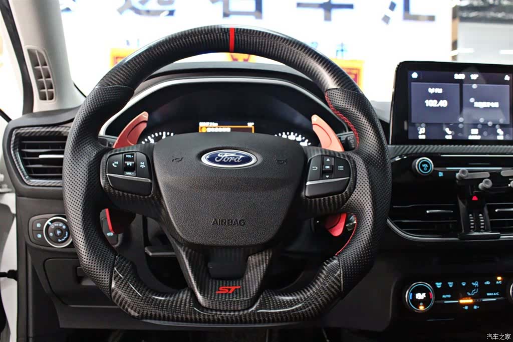 Ford Focus, 2018 все фото