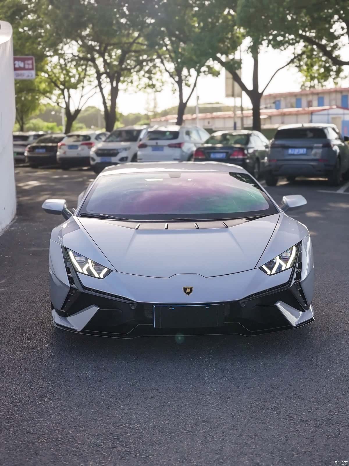 Lamborghini Huracán, 2024 все фото