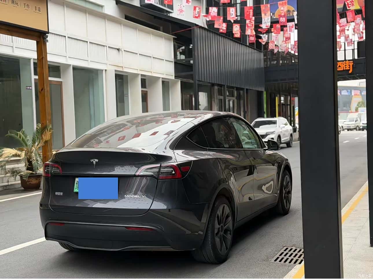 Tesla Model Y, 2024 9