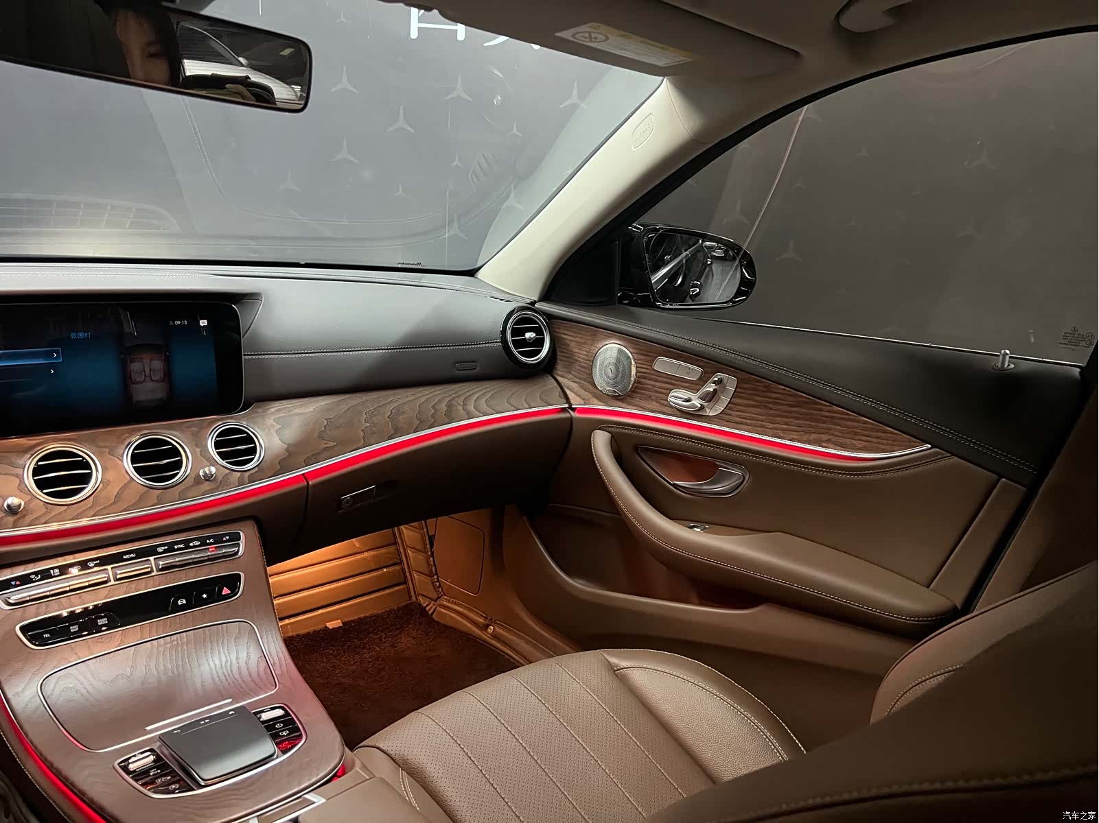 Mercedes-Benz E-Class, 2023 20