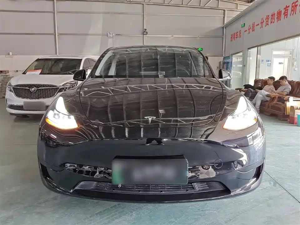 Tesla Model Y Tesla Model Y