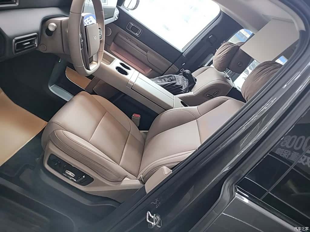 Li Auto MEGA, 2025 15