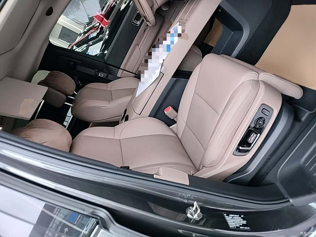 Li Auto MEGA, 2025 25