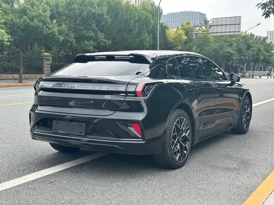 Zeekr 001