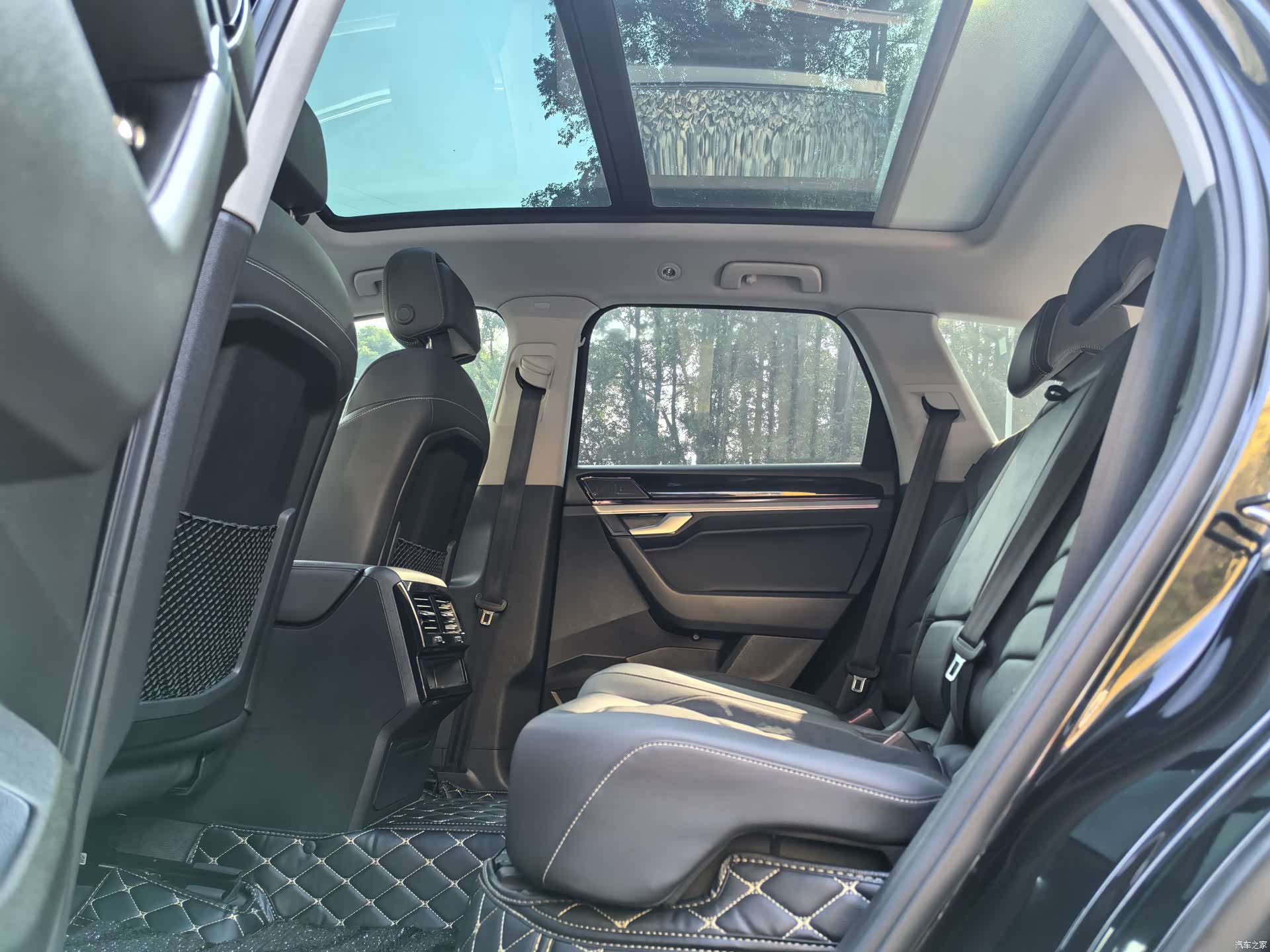 Volkswagen Touareg, 2020 11