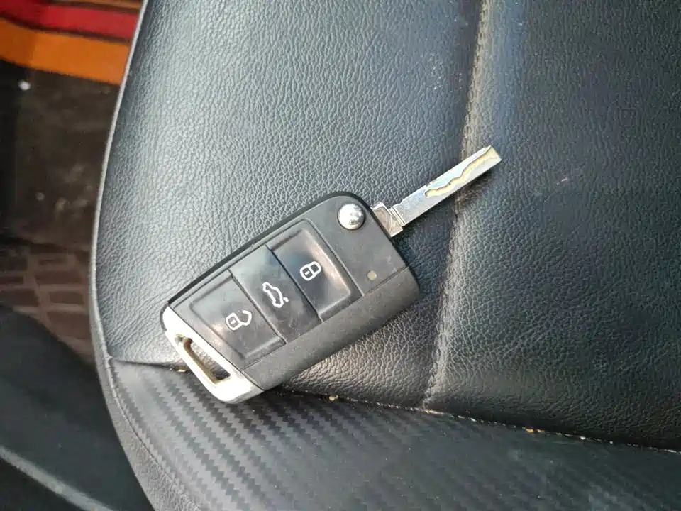 Volkswagen T-ROC exploring Songs