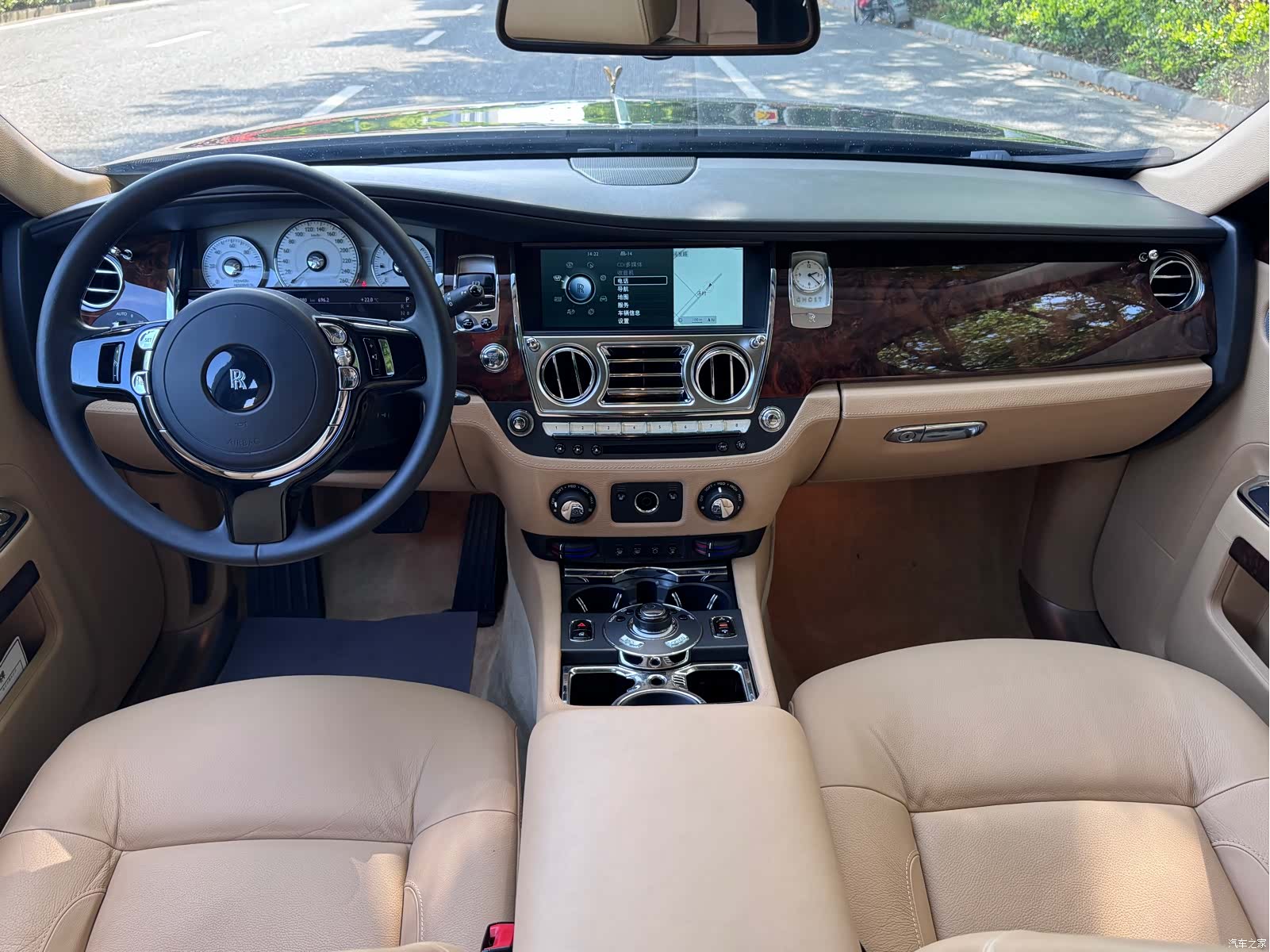 Rolls-Royce Ghost, 2012 14