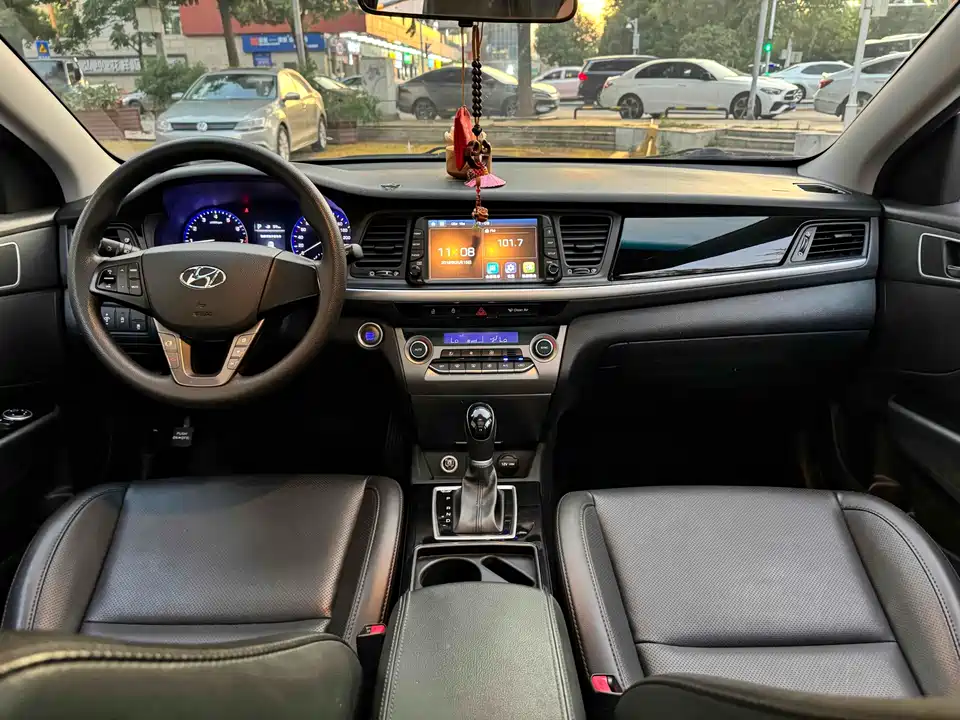 Hyundai Name picture