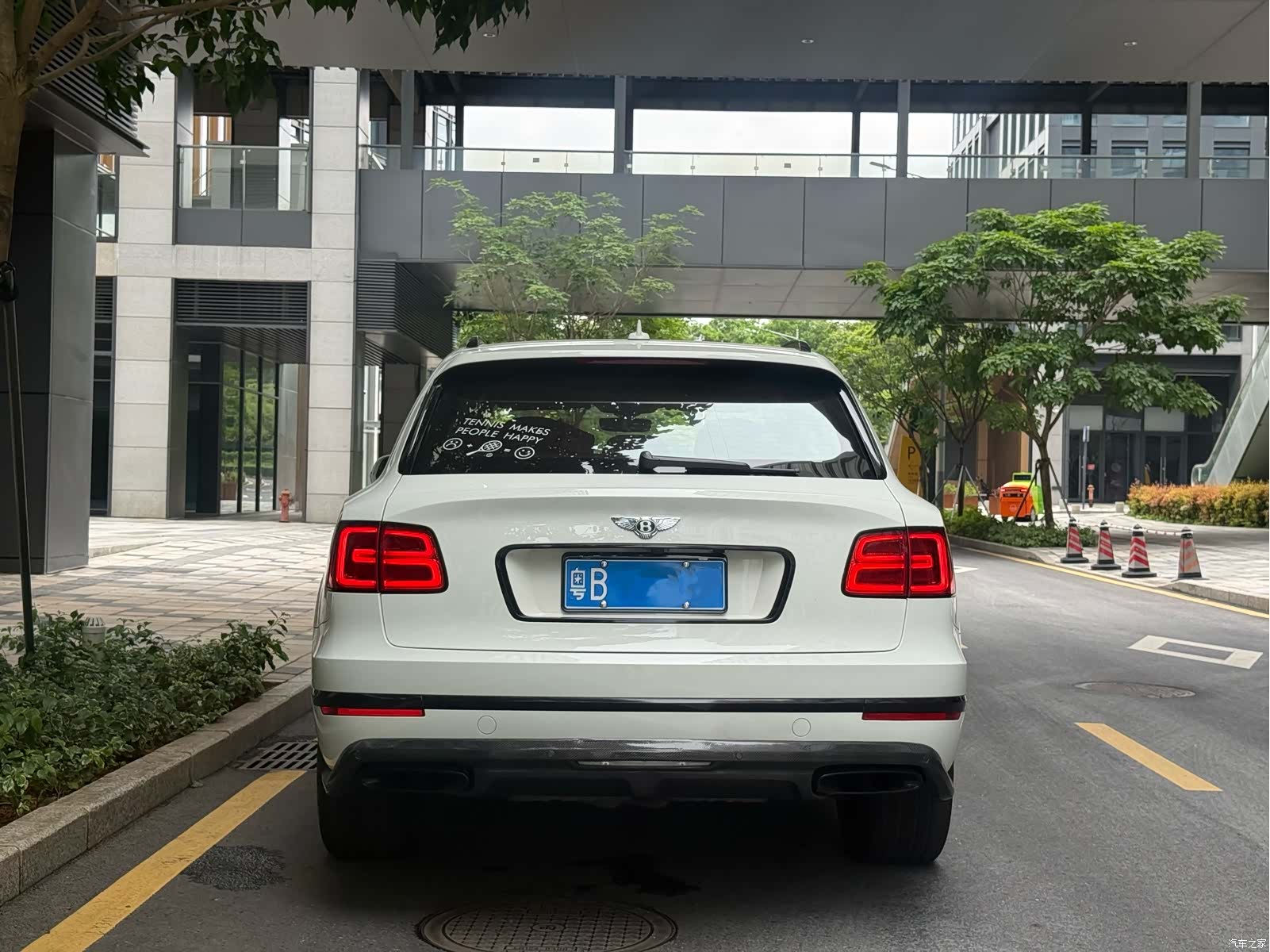 Bentley Bentayga, 2016 4