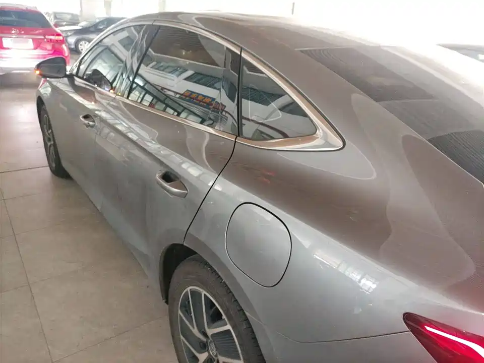 BYD Qin L