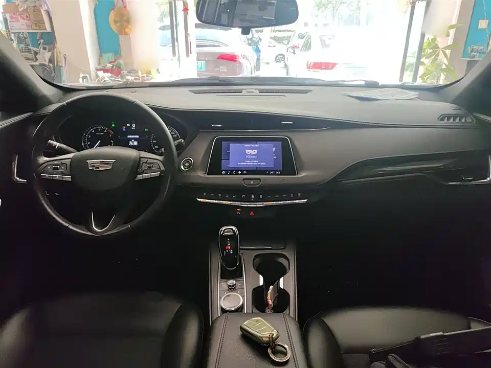 Cadillac XT4