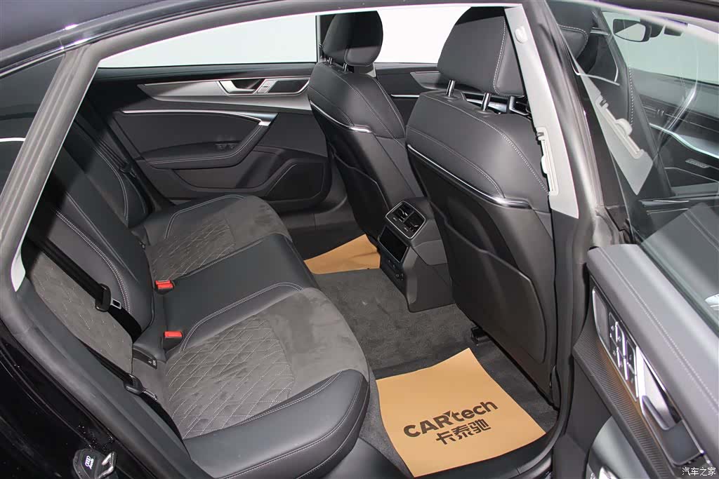 Audi A7L, 2025 22