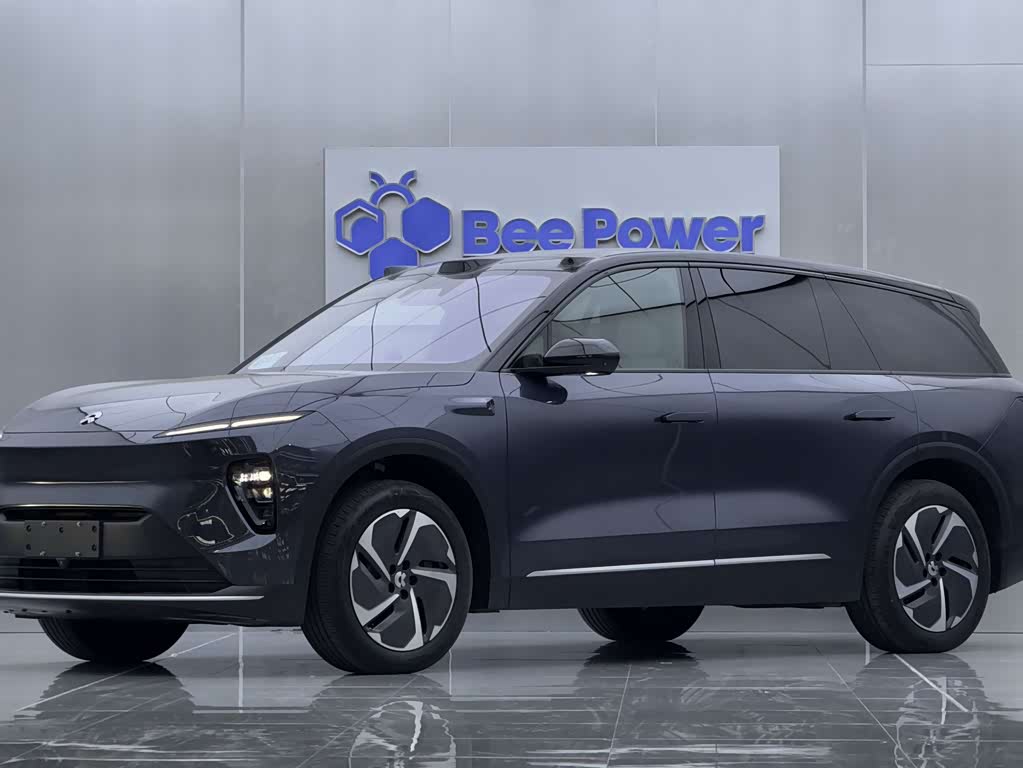 NIO ES8