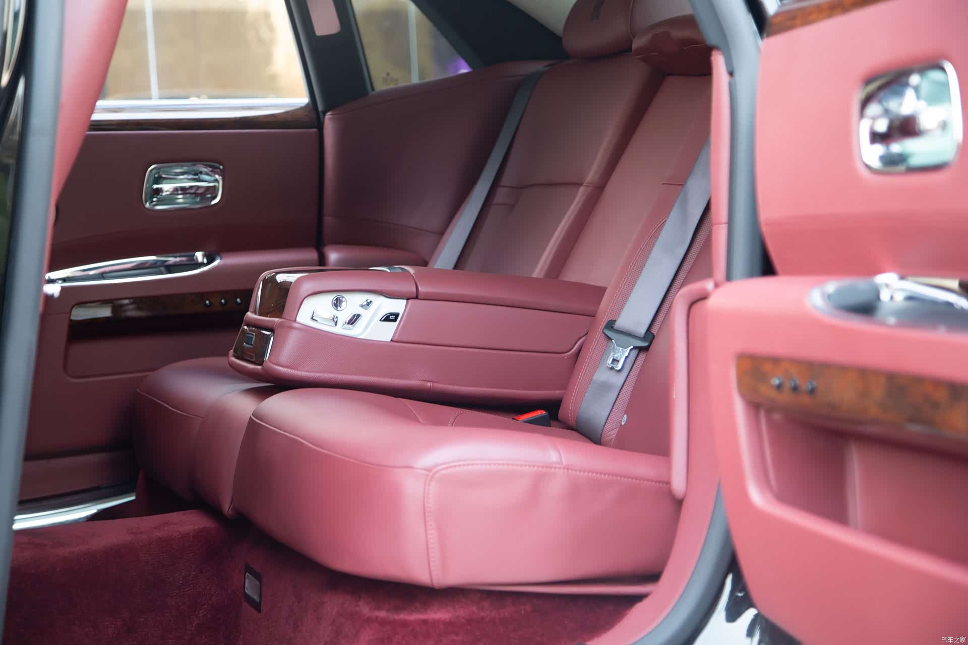 Rolls-Royce Ghost, 2012 11