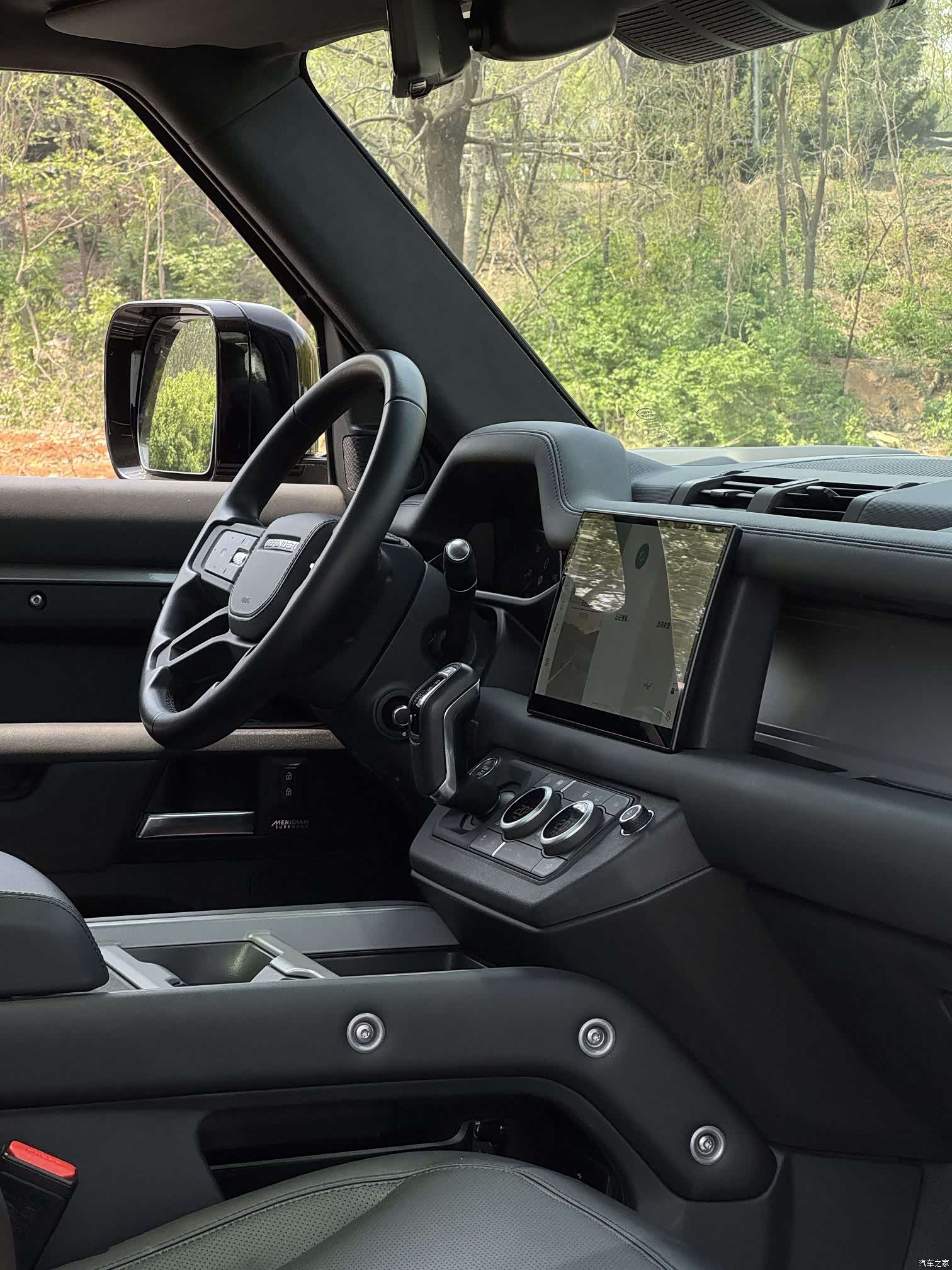 Land Rover Defender, 2024 23